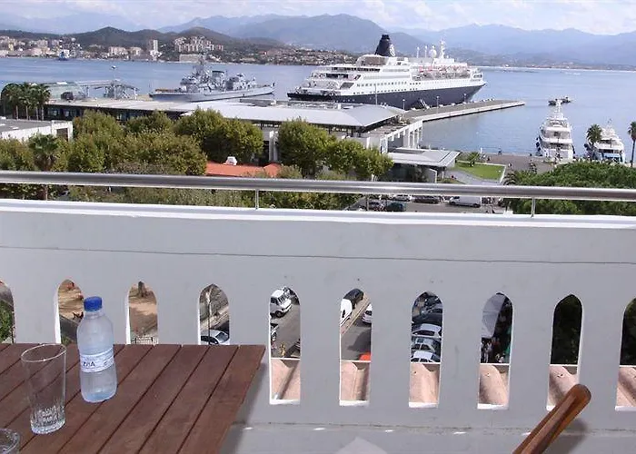 ホテル デュ ゴルフ 3*