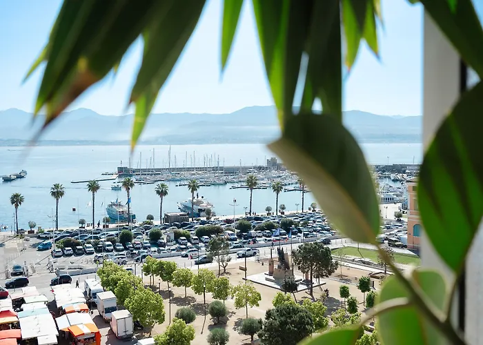 デュ ゴルフ 3* アジャクシオ